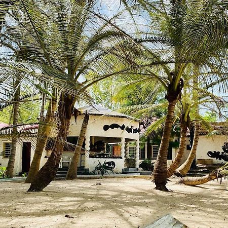 Jungle Beach Resort Sanyang Buitenkant foto