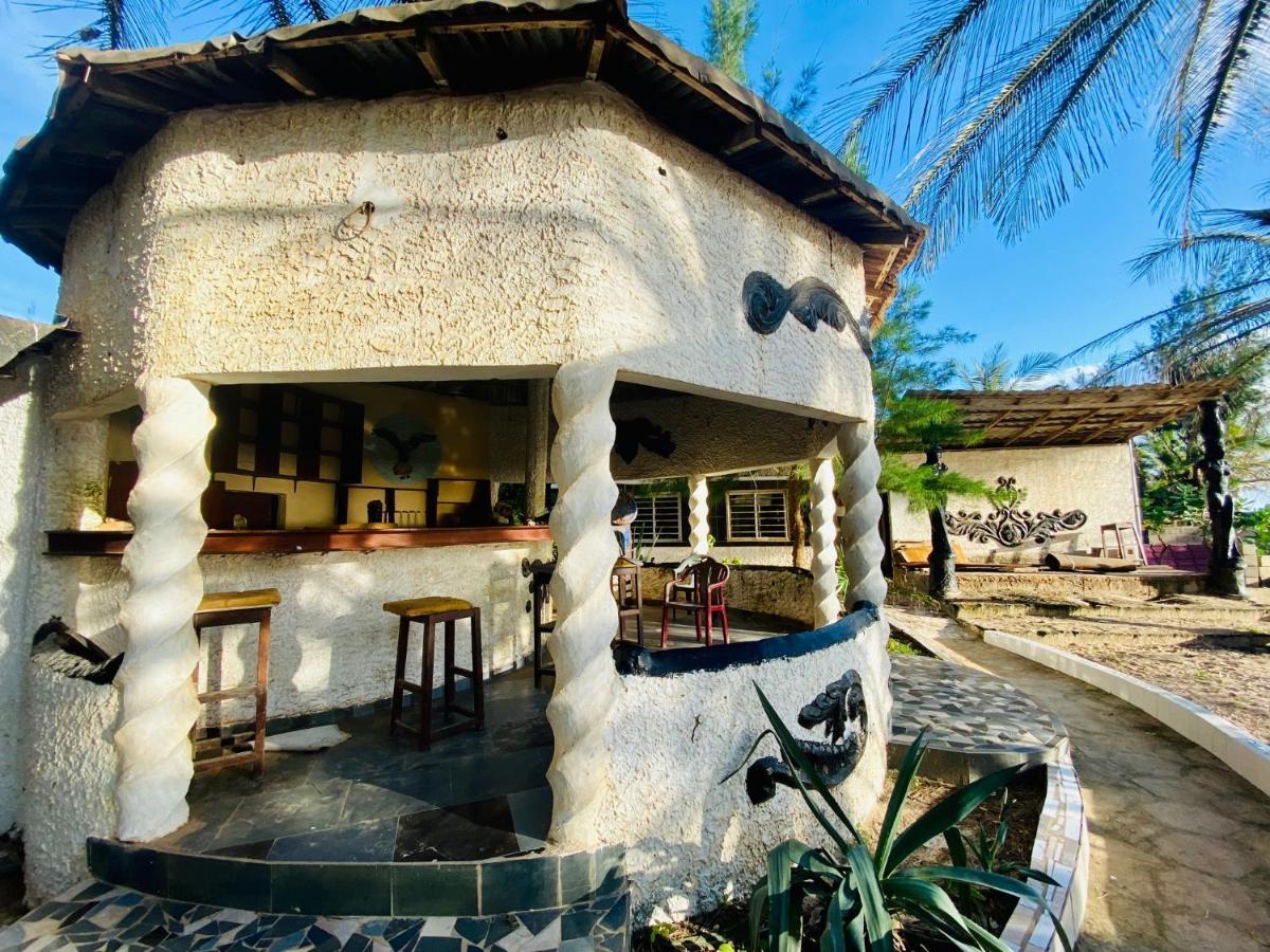 Jungle Beach Resort Sanyang Buitenkant foto