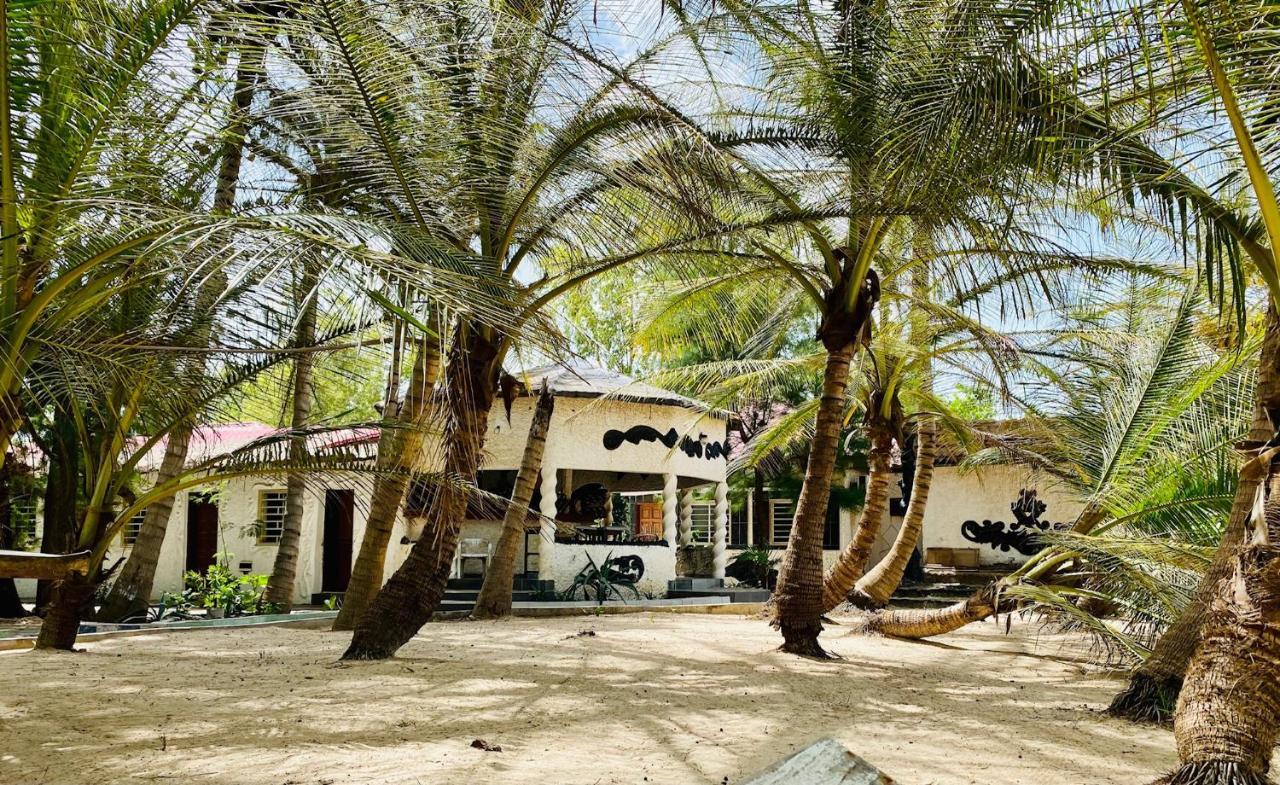 Jungle Beach Resort Sanyang Buitenkant foto