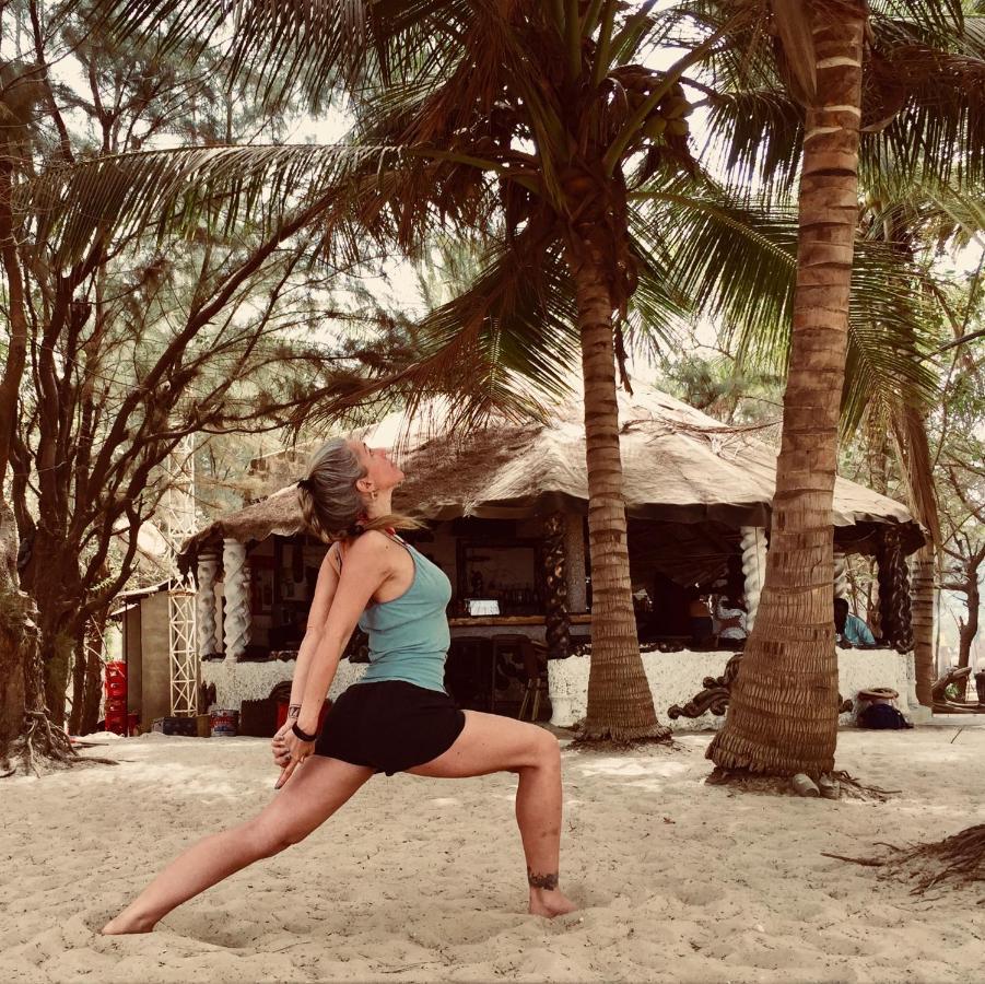 Jungle Beach Resort Sanyang Buitenkant foto