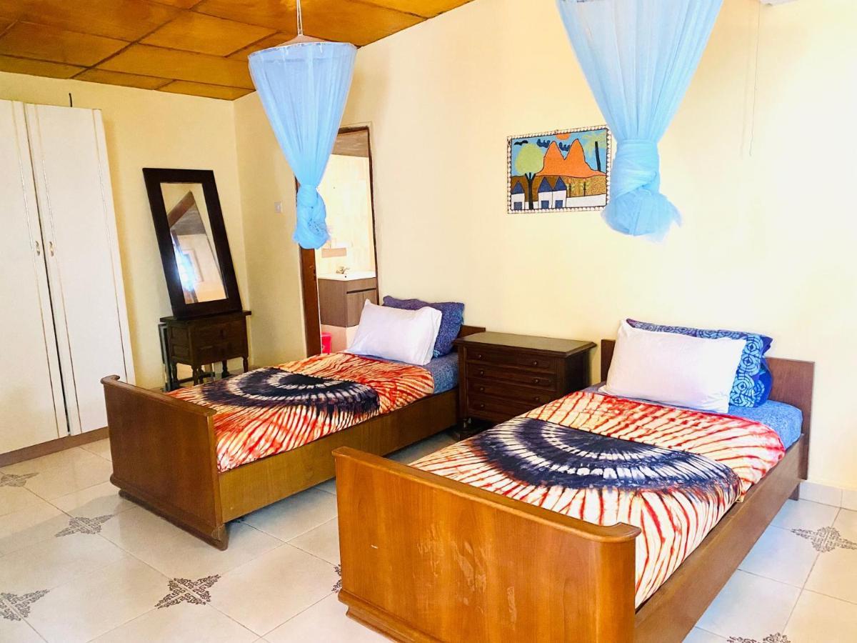 Jungle Beach Resort Sanyang Buitenkant foto