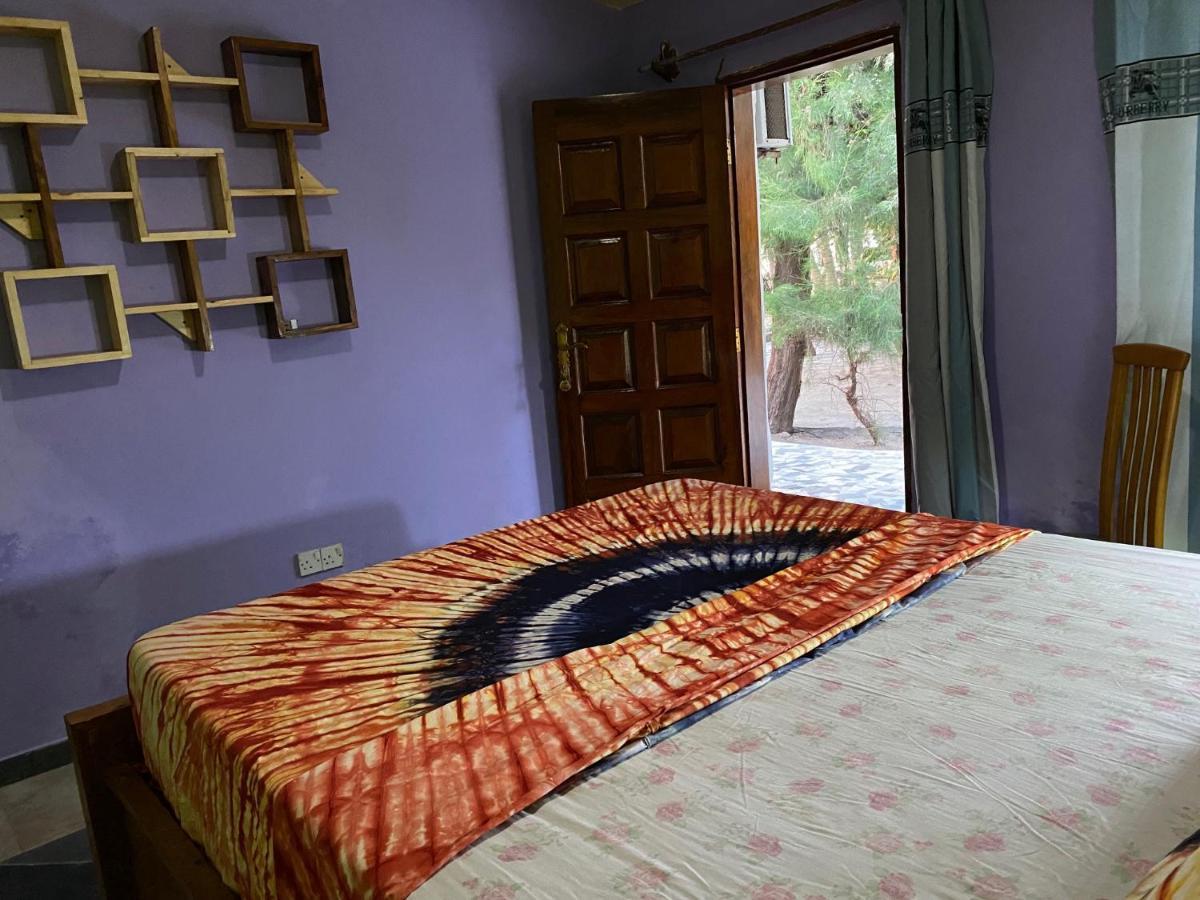 Jungle Beach Resort Sanyang Buitenkant foto
