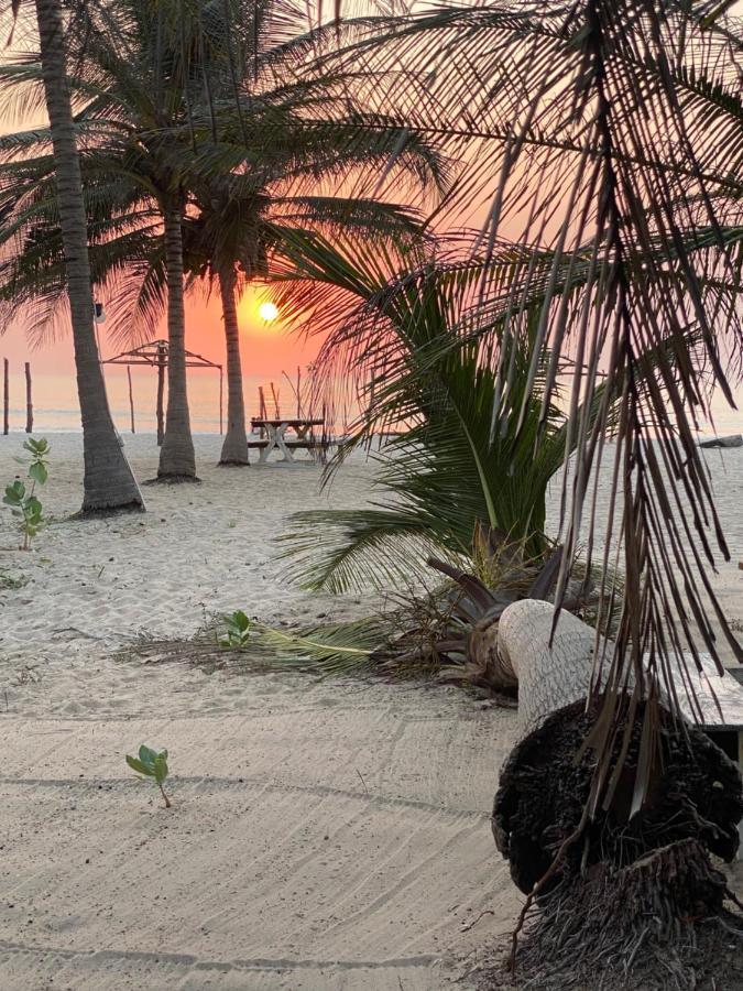 Jungle Beach Resort Sanyang Buitenkant foto