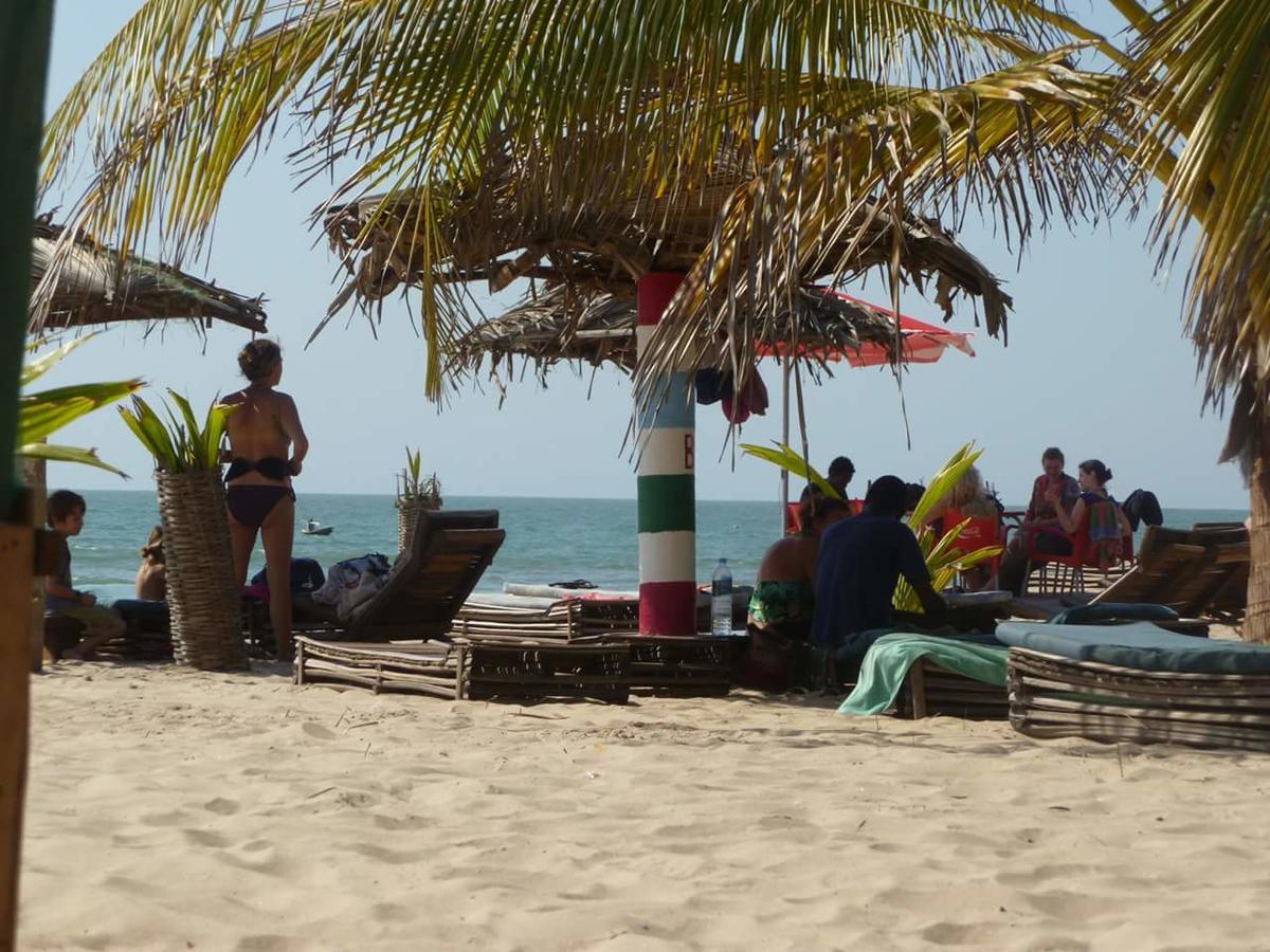 Jungle Beach Resort Sanyang Buitenkant foto