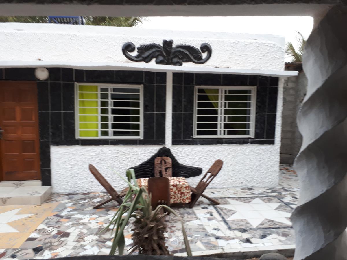 Jungle Beach Resort Sanyang Buitenkant foto